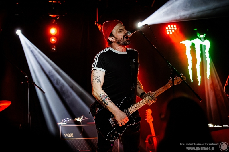 2025-12-03-Kombajn-Do-Zbierania-Kur-Po-Wioskach