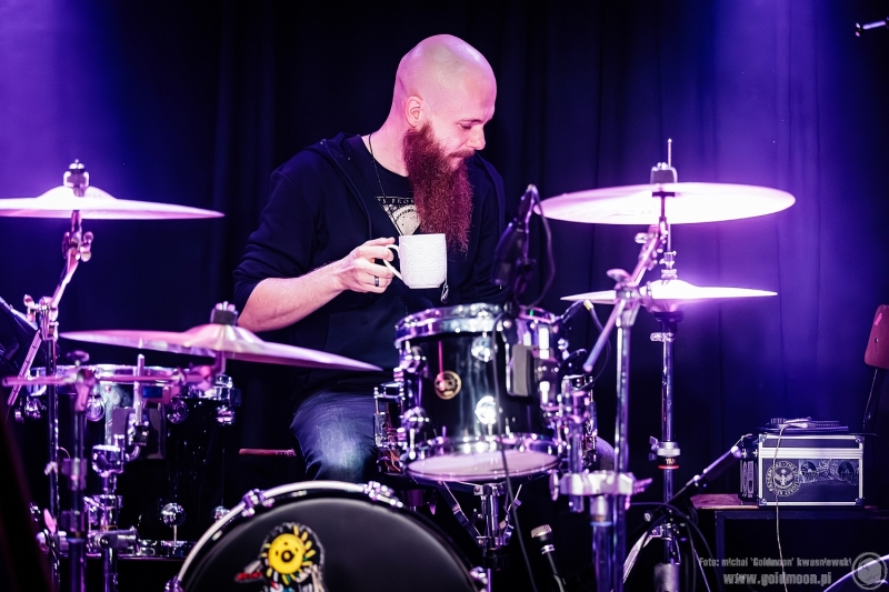 2025-12-03-Kombajn-Do-Zbierania-Kur-Po-Wioskach