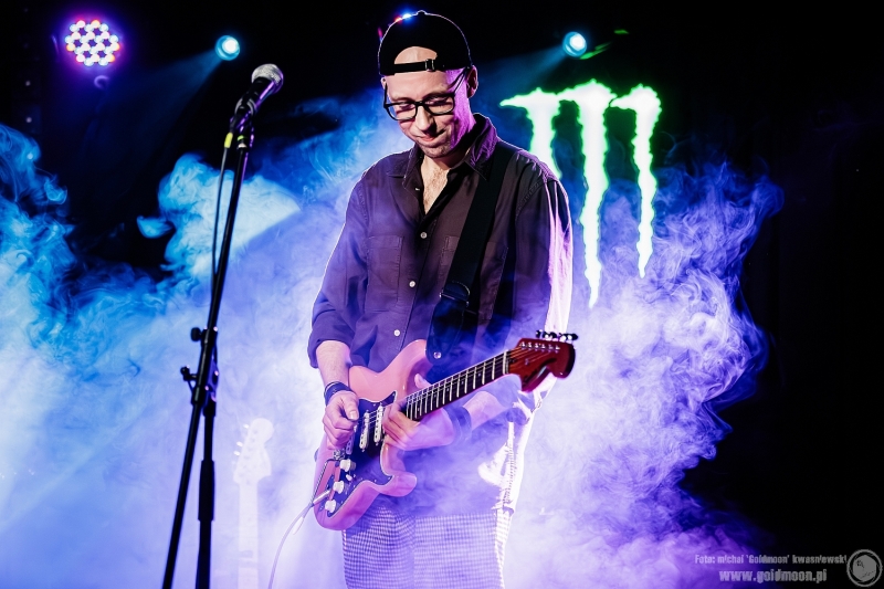 2025-12-03-Kombajn-Do-Zbierania-Kur-Po-Wioskach