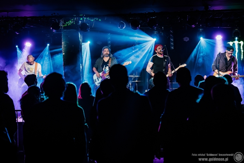 2025-12-03-Kombajn-Do-Zbierania-Kur-Po-Wioskach