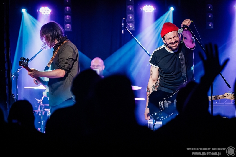 2025-12-03-Kombajn-Do-Zbierania-Kur-Po-Wioskach