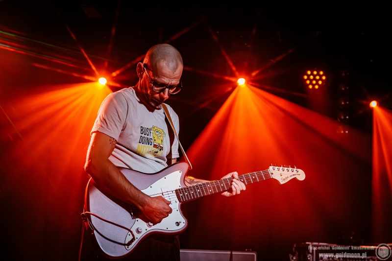 2025-12-03-Kombajn-Do-Zbierania-Kur-Po-Wioskach