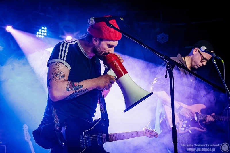 2025-12-03-Kombajn-Do-Zbierania-Kur-Po-Wioskach