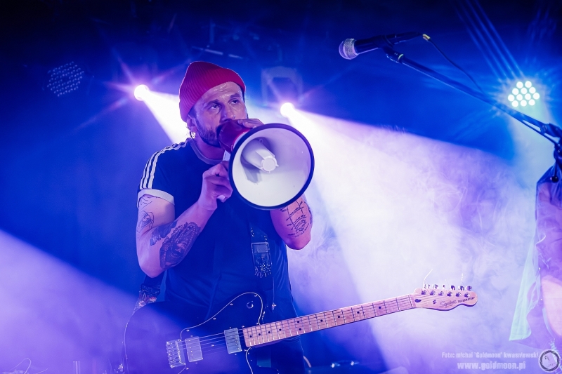 2025-12-03-Kombajn-Do-Zbierania-Kur-Po-Wioskach