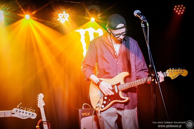 2025-12-03-Kombajn-Do-Zbierania-Kur-Po-Wioskach