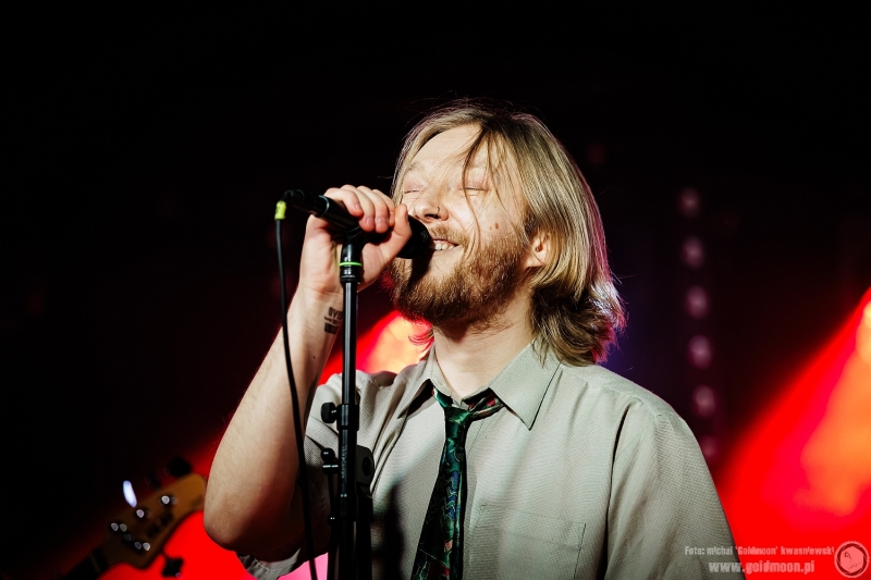 2025-12-19-Świąteczny-Rozpierdol-09-Szkło