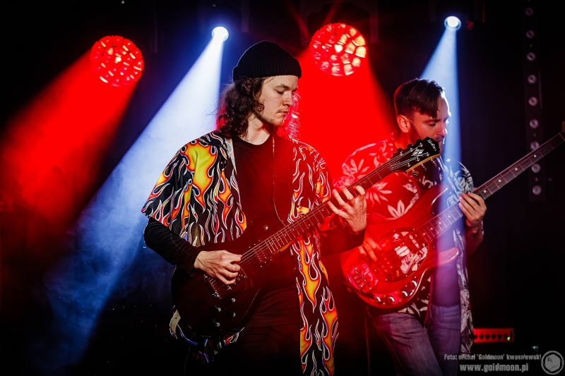 2025-12-19-Świąteczny-Rozpierdol-09-Szkło