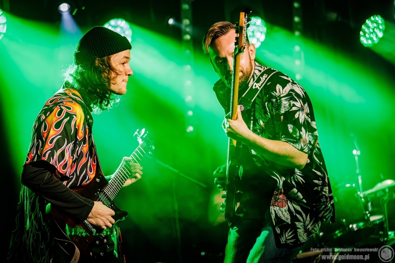 2025-12-19-Świąteczny-Rozpierdol-09-Szkło