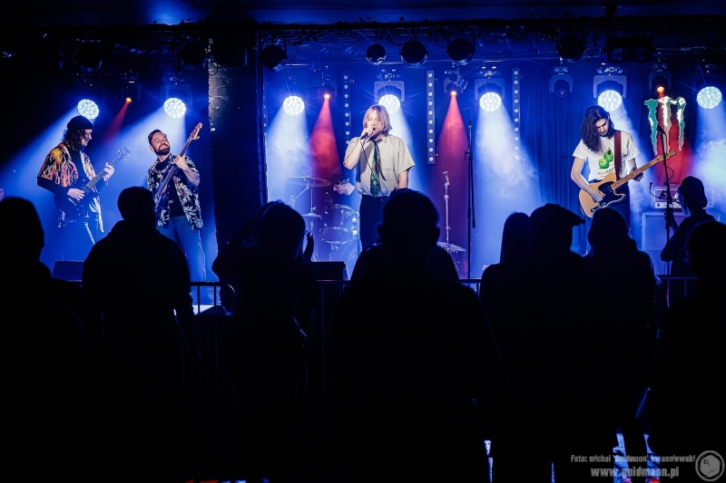 2025-12-19-Świąteczny-Rozpierdol-09-Szkło