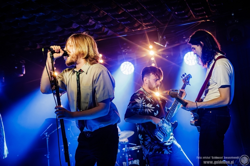 2025-12-19-Świąteczny-Rozpierdol-09-Szkło