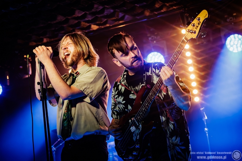 2025-12-19-Świąteczny-Rozpierdol-09-Szkło