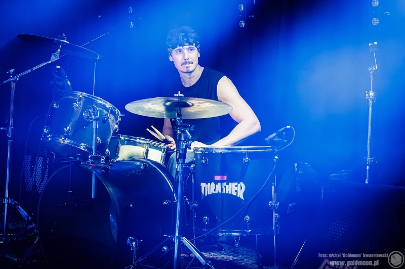 2025-12-19-Świąteczny-Rozpierdol-09-Szkło