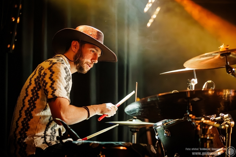 2025-12-19-Świąteczny-Rozpierdol-09-Monika-Fortuniak