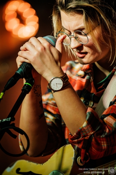 2025-12-19-Świąteczny-Rozpierdol-09-Monika-Fortuniak