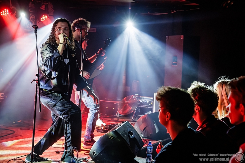 2025-02-07-Grunge-Night-Tribute-To-Seattle-Big-Four-Goat-of-Arms