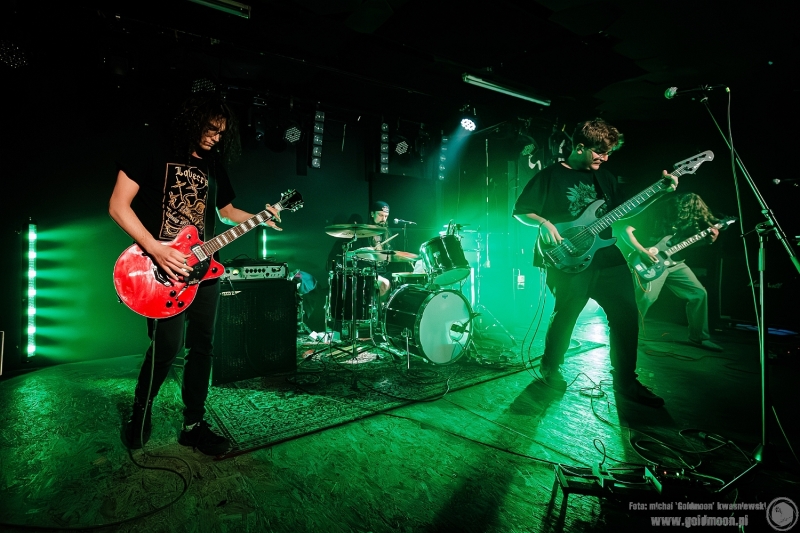 2025-05-11-The-Doomed-Caravan-vol-02-DenseHaze