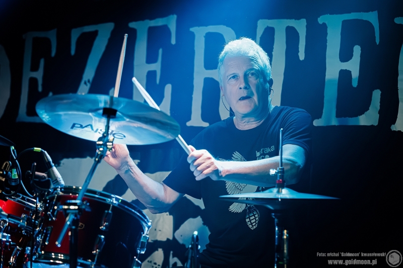 2025-10-11-Dezerter