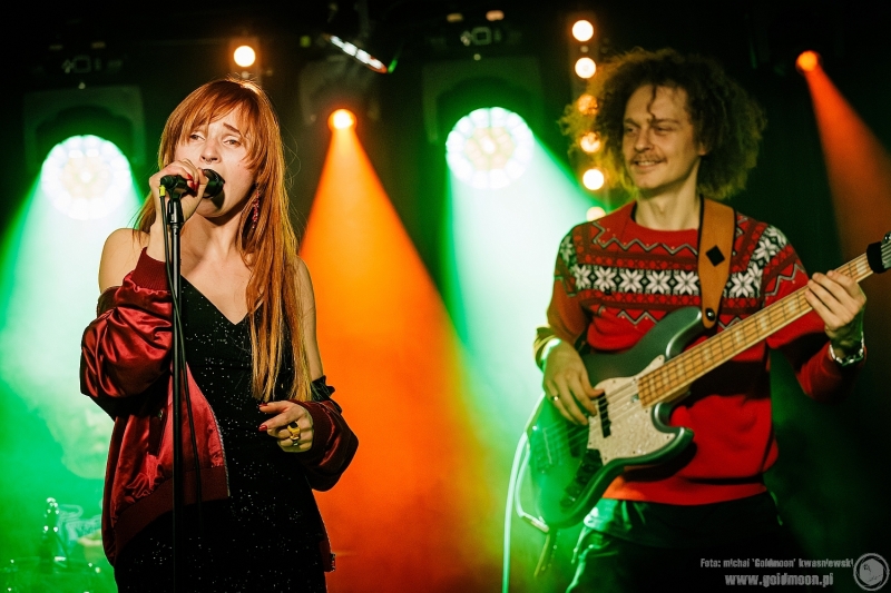 2025-12-19-Świąteczny-Rozpierdol-09-Patrycja-Stasiak-&-Siema-Skarbie