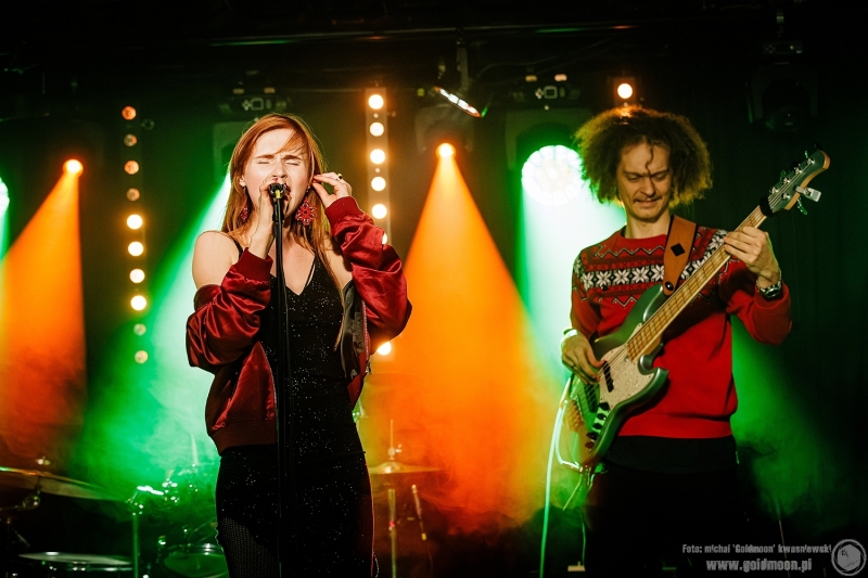 2025-12-19-Świąteczny-Rozpierdol-09-Patrycja-Stasiak-&-Siema-Skarbie