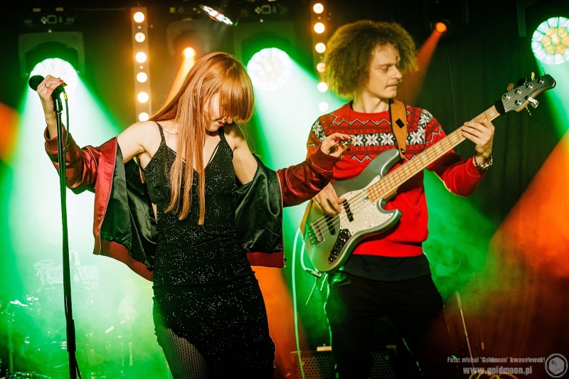 2025-12-19-Świąteczny-Rozpierdol-09-Patrycja-Stasiak-&-Siema-Skarbie