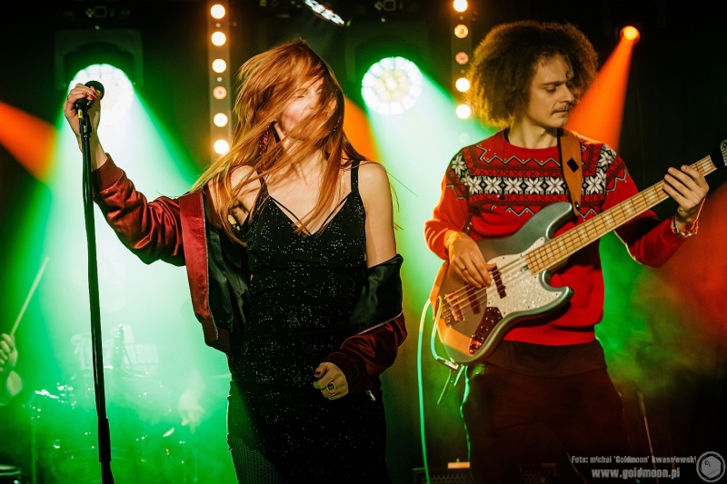 2025-12-19-Świąteczny-Rozpierdol-09-Patrycja-Stasiak-&-Siema-Skarbie