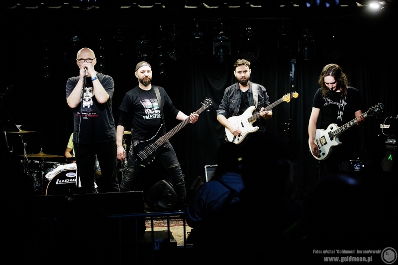 2026-03-01-Bydzia-com-Band