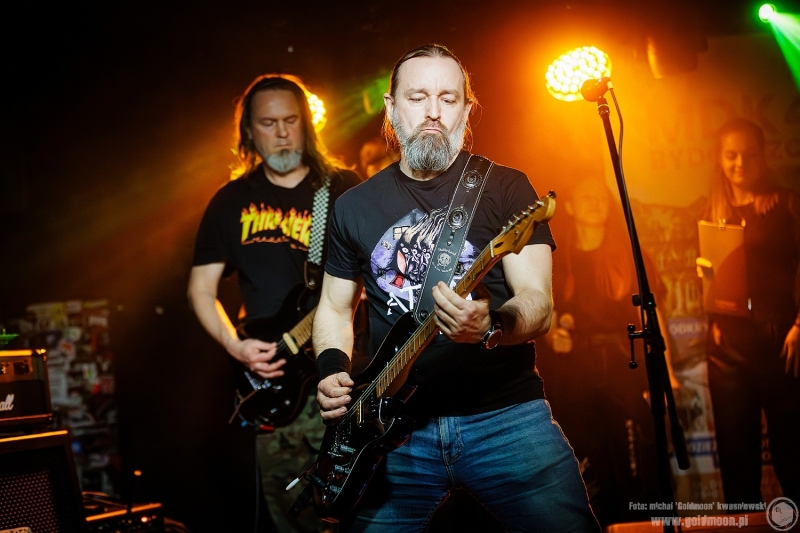 2026-03-01-Bydzia-com-Band