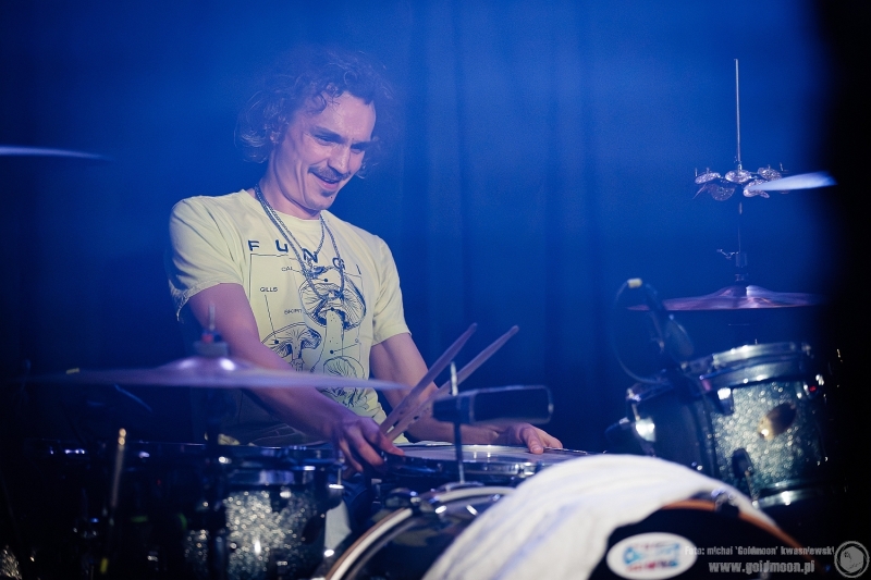 2026-03-01-Bydzia-com-Band