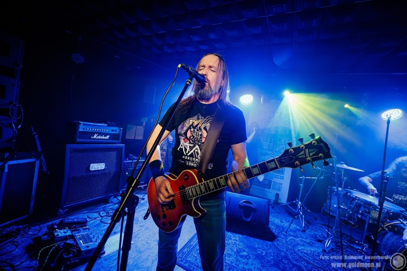 2026-03-01-Bydzia-com-Band