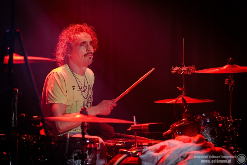 2026-03-01-Bydzia-com-Band