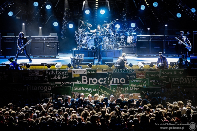 2026-07-30-32-Pol-and-Rock-Godsmack