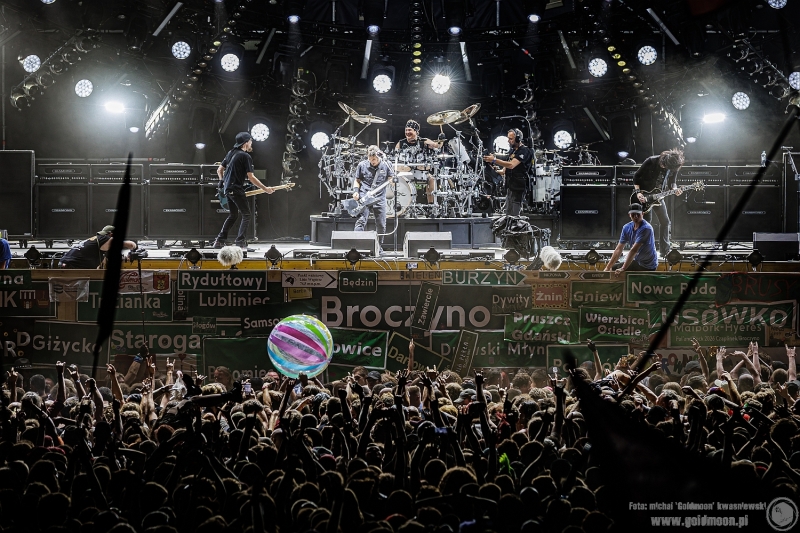 2026-07-30-32-Pol-and-Rock-Godsmack