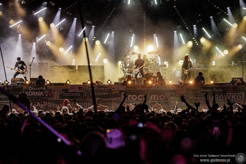 2026-07-30-32-Pol-and-Rock-Godsmack