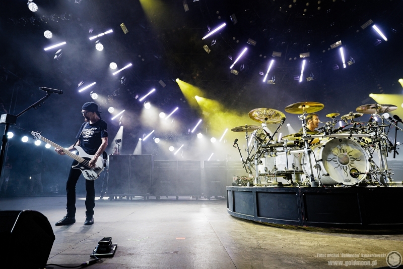 2026-07-30-32-Pol-and-Rock-Godsmack