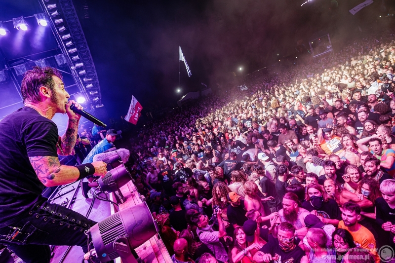 2026-07-30-32-Pol-and-Rock-Godsmack