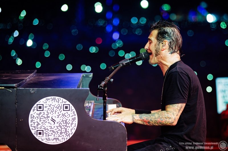 2026-07-30-32-Pol-and-Rock-Godsmack