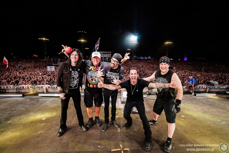 2026-07-30-32-Pol-and-Rock-Godsmack