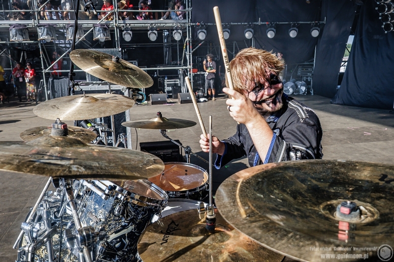 2026-07-30-32-Pol-and-Rock-Vended