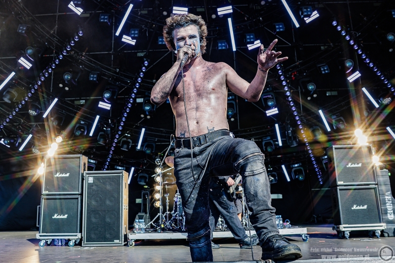 2026-07-30-32-Pol-and-Rock-Vended