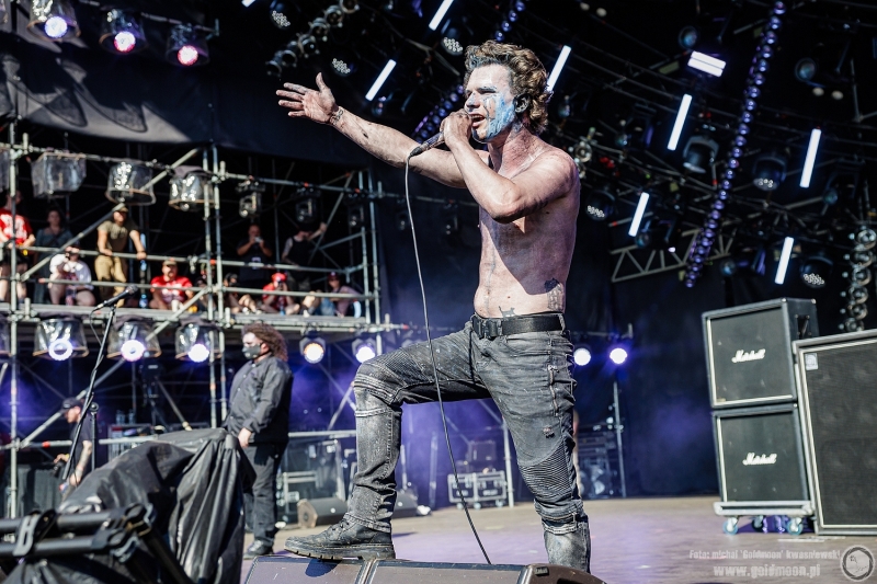 2026-07-30-32-Pol-and-Rock-Vended
