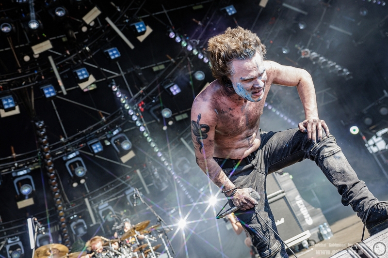 2026-07-30-32-Pol-and-Rock-Vended