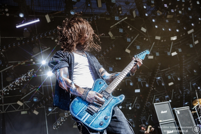 2026-07-30-32-Pol-and-Rock-Vended