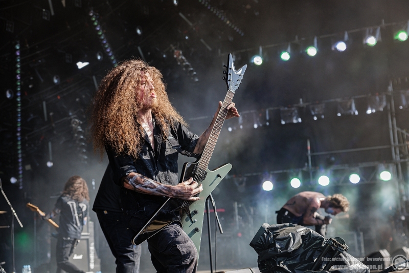 2026-07-30-32-Pol-and-Rock-Vended