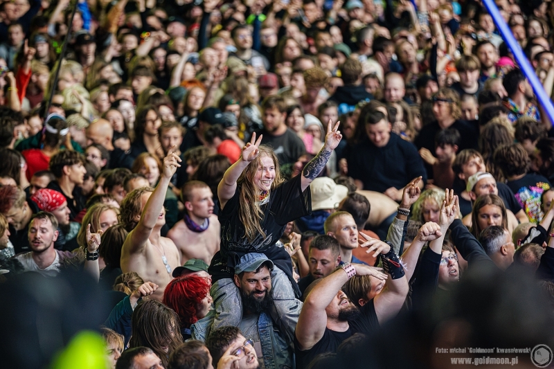 2026-08-01-32-Pol-and-Rock-Happysad