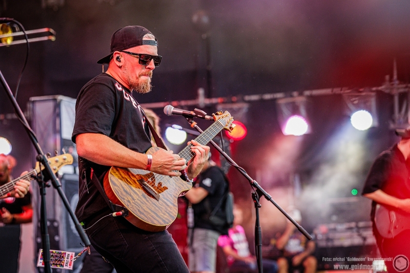 2026-08-01-32-Pol-and-Rock-Orkiestra-Heľenine-Oči