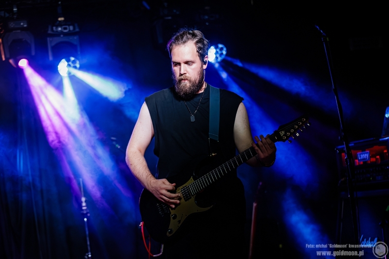 2026-08-14-Każdy-Gra-Inaczej-Koncert-charytatywny-Scarlett-Light
