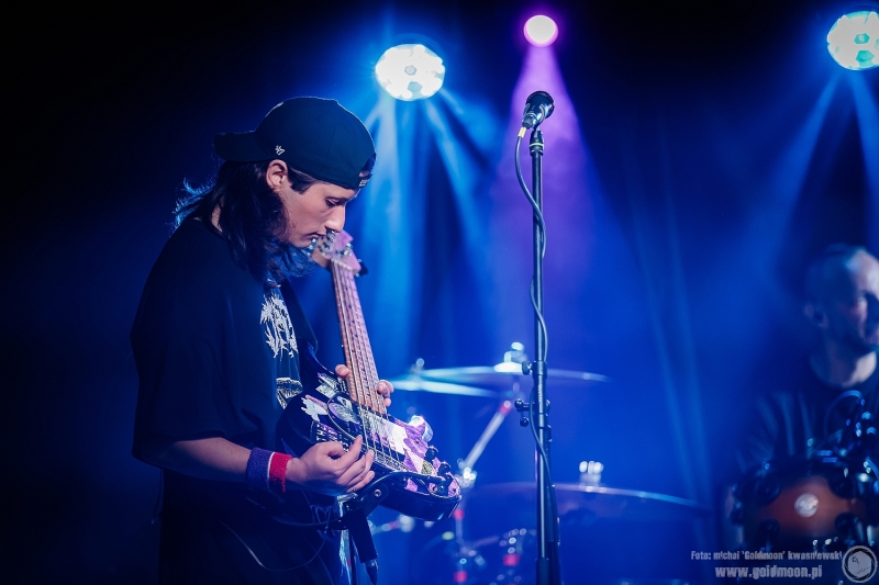 2026-08-14-Każdy-Gra-Inaczej-Koncert-charytatywny-Scarlett-Light