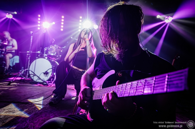 2026-08-14-Każdy-Gra-Inaczej-Koncert-charytatywny-Scarlett-Light