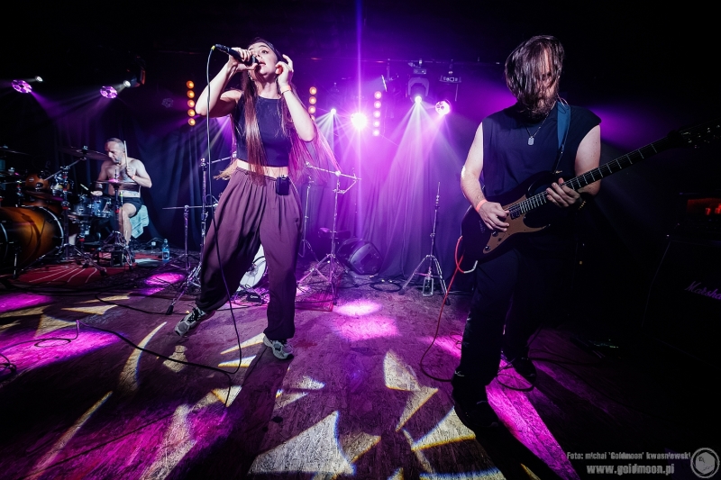 2026-08-14-Każdy-Gra-Inaczej-Koncert-charytatywny-Scarlett-Light