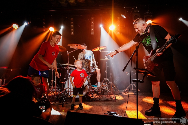 2026-08-14-Każdy-Gra-Inaczej-Koncert-charytatywny-Kamień-do-ogórków